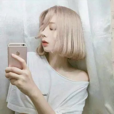 少女嬉春
